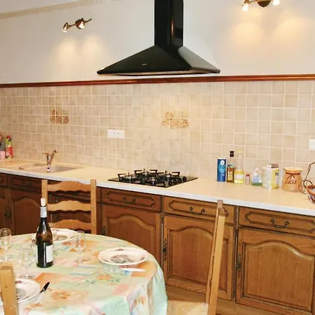 Pet Friendly In La Rousse With Kitchen Holiday home *
